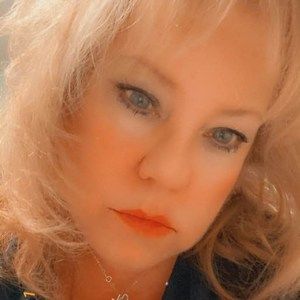 Meet your Posher, Pam